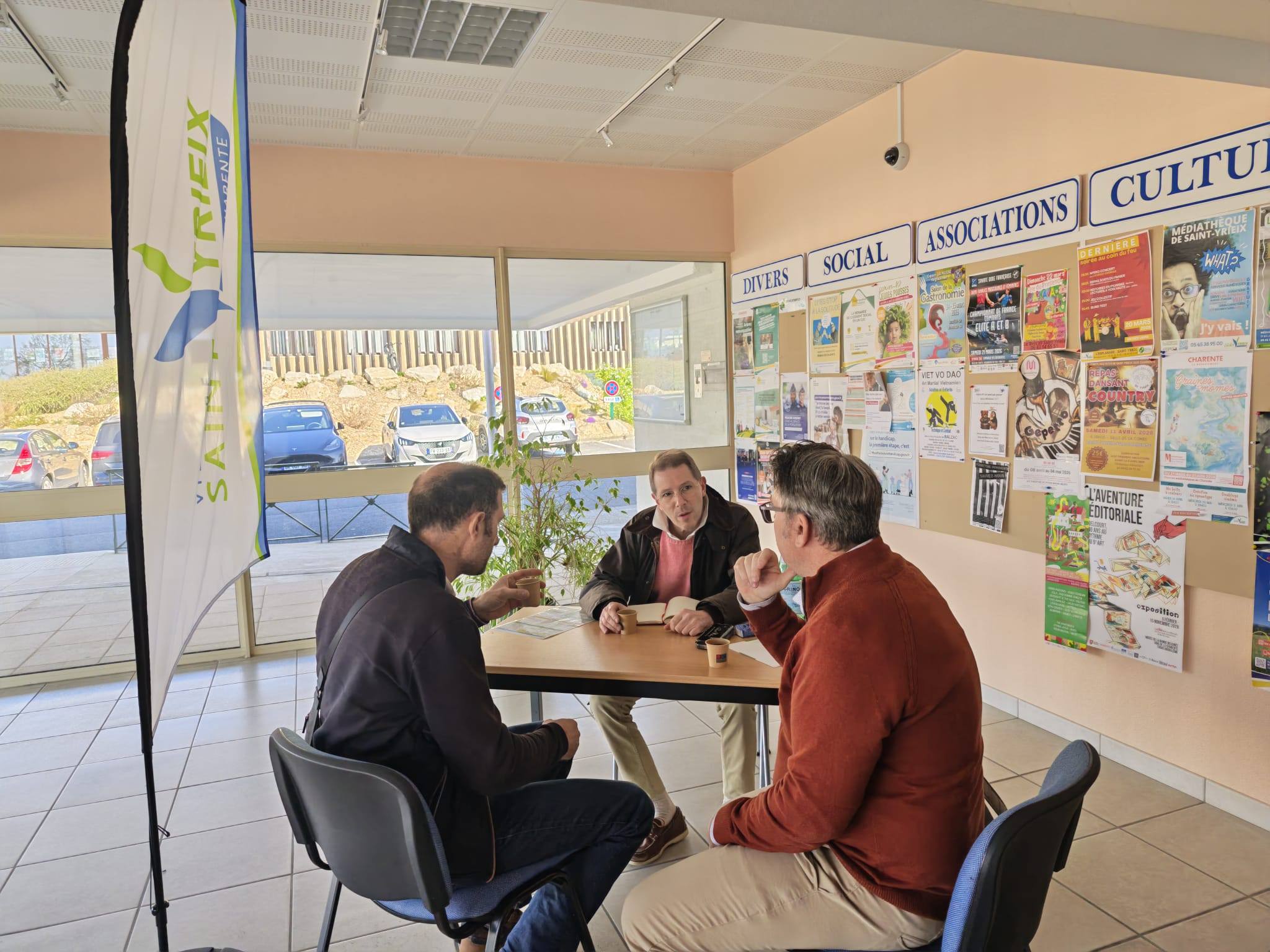 Permanence des élus