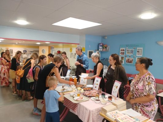 Petit déjeuner à la cantine